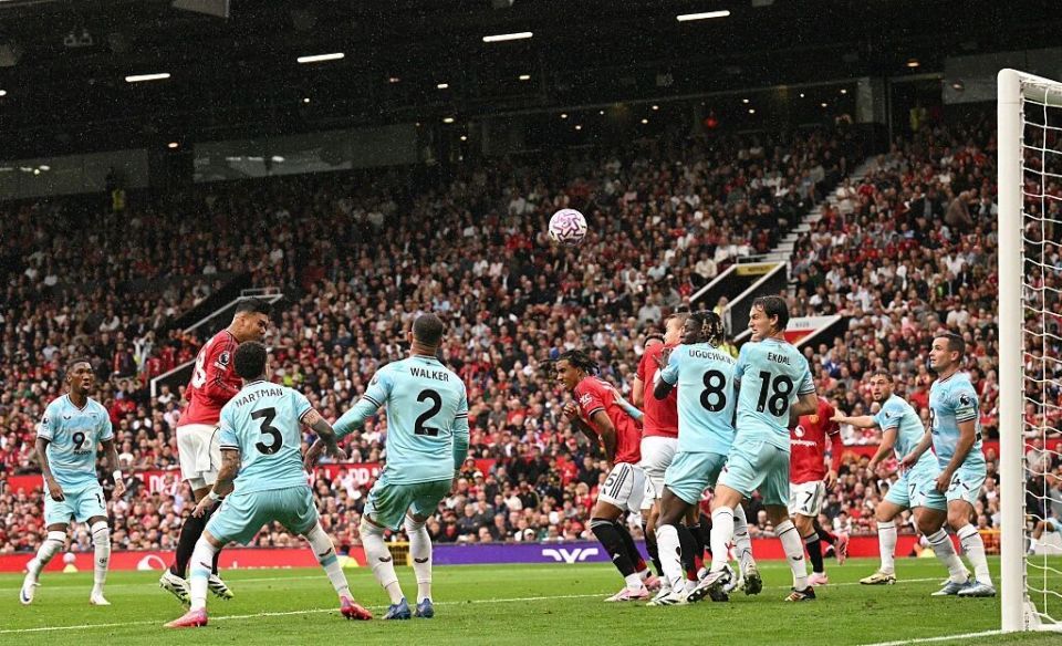 利兹联的这, 攻入, 中场大将库 利兹联的这, 攻入, 中场大将库